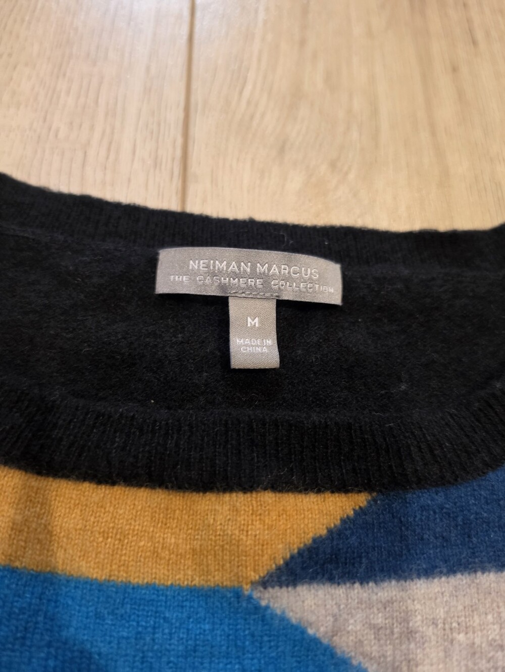 Neiman Marcus Cashmere Collection Geometric Colorblock 100% Cashmere Sweater Med - Picture 3 of 4